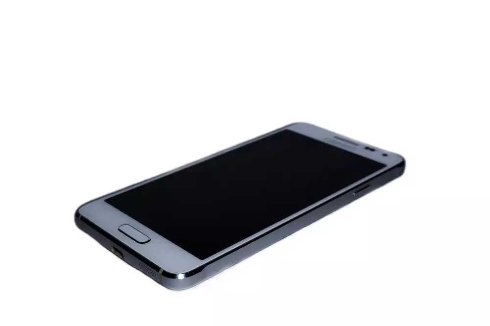 Samsung Galaxy Z Flip4 Recenze